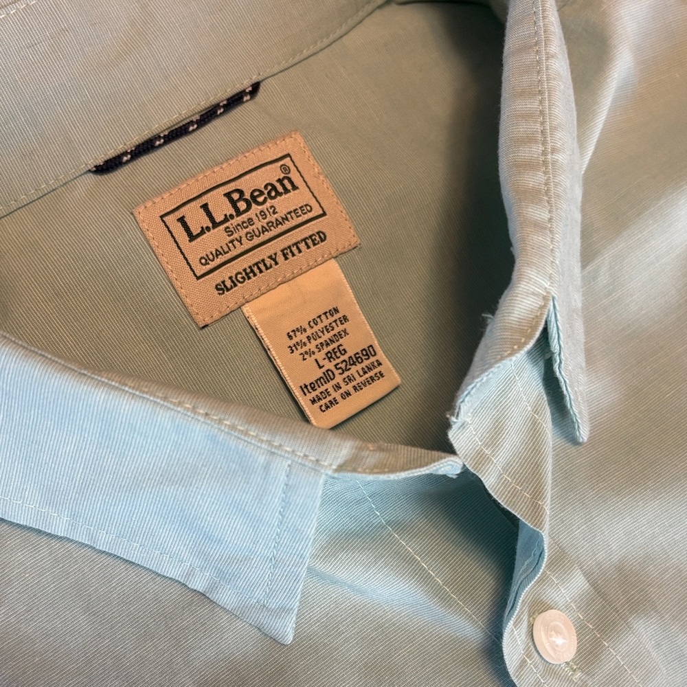 L.L. Bean Men's Quaint Green Casual Button up Shirt
